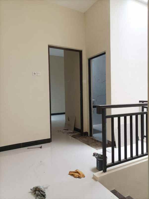 dijual rumah mulyosari