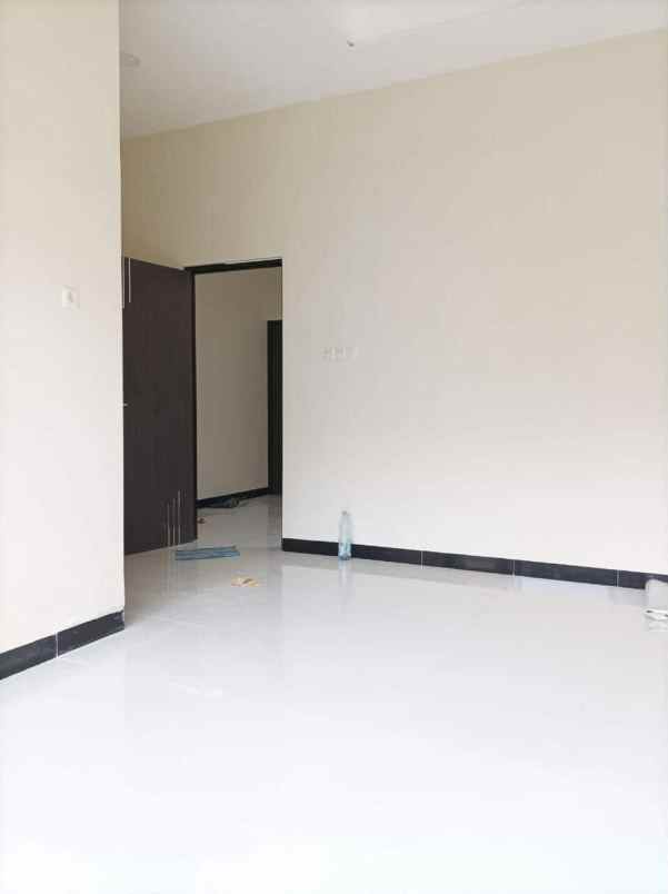dijual rumah mulyosari