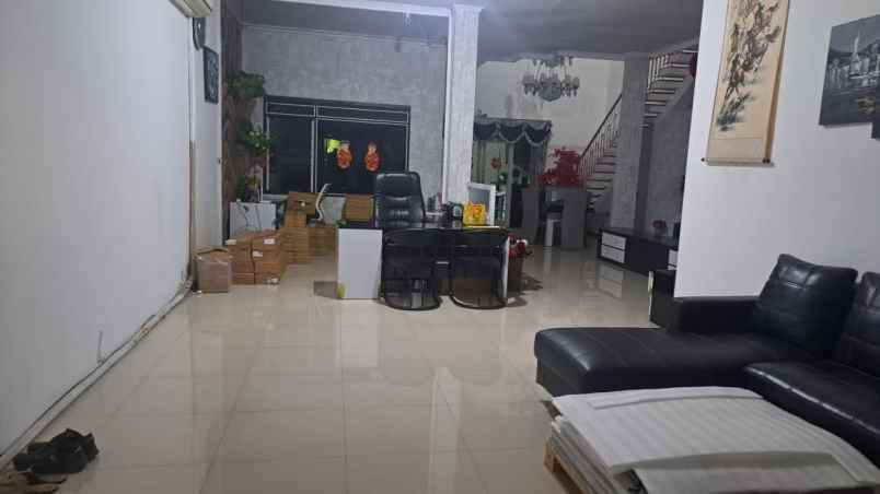 dijual rumah ngagel
