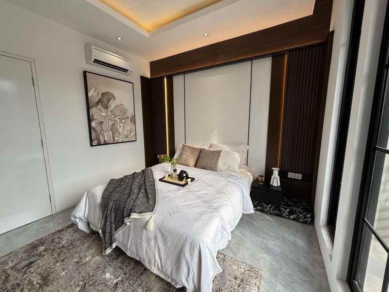 dijual rumah ngesrep