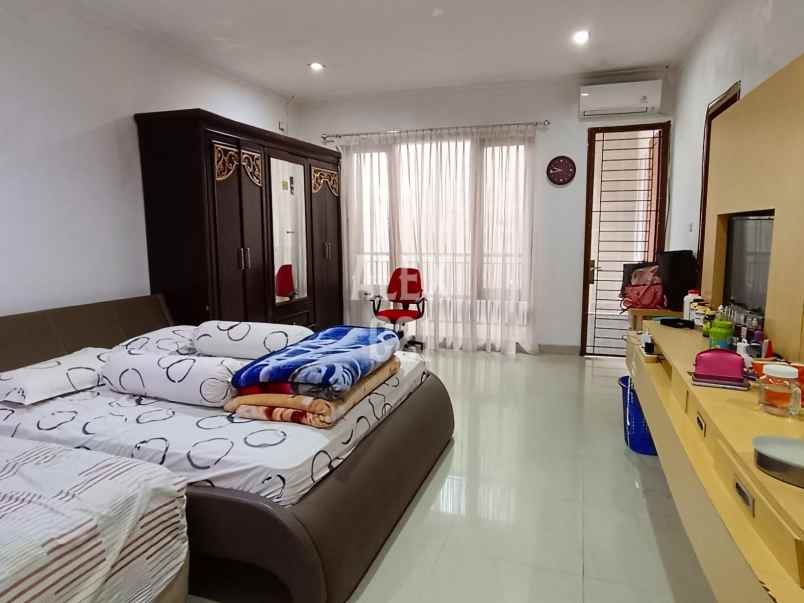 dijual rumah palmerah jakarta pusat