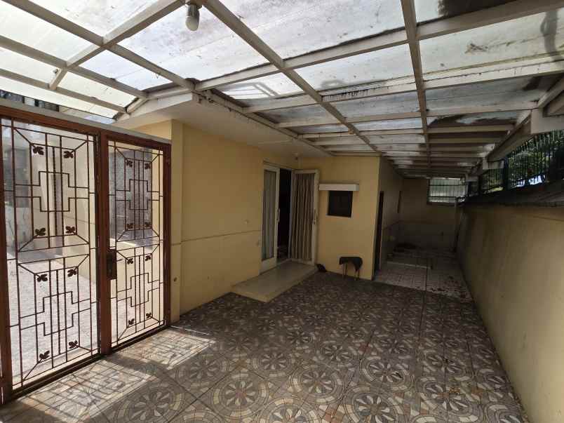 dijual rumah panunggangan barat