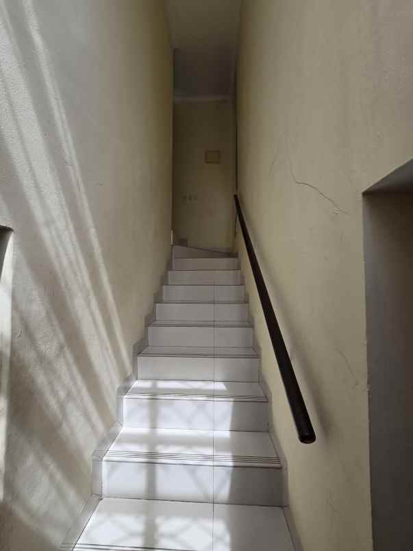 dijual rumah panunggangan barat