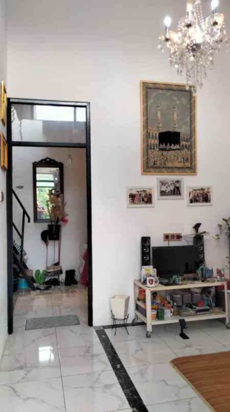 dijual rumah parung