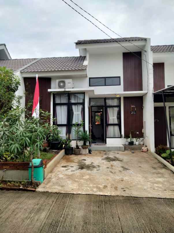 dijual rumah parung