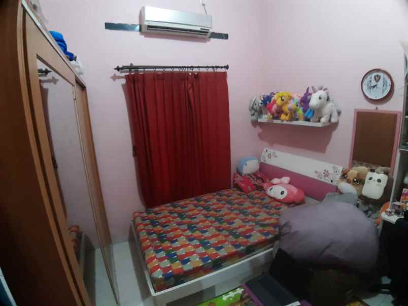 dijual rumah permata depok regency