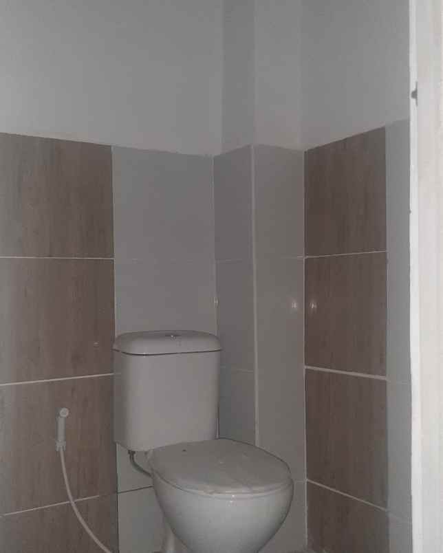 dijual rumah perum villa gading harapan