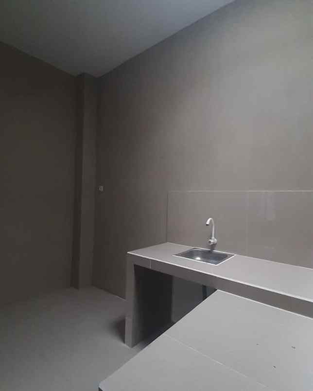 dijual rumah perum villa gading harapan