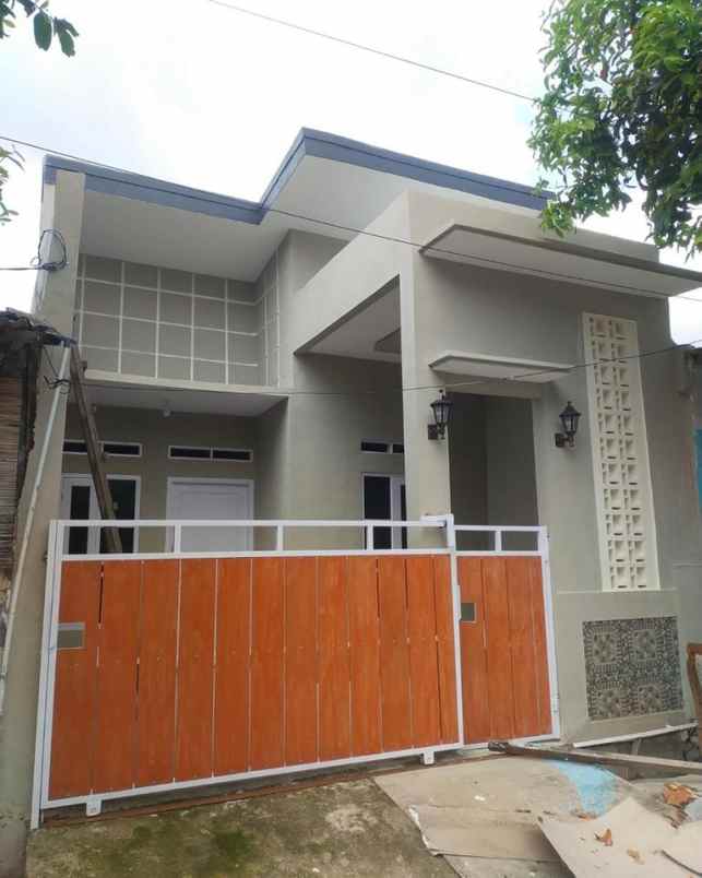 dijual rumah perum villa gading harapan
