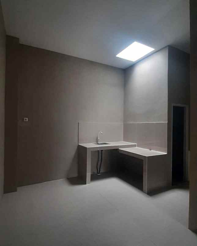 dijual rumah perum villa gading harapan