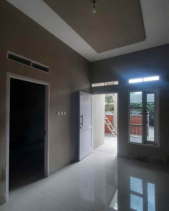 dijual rumah perum villa gading harapan