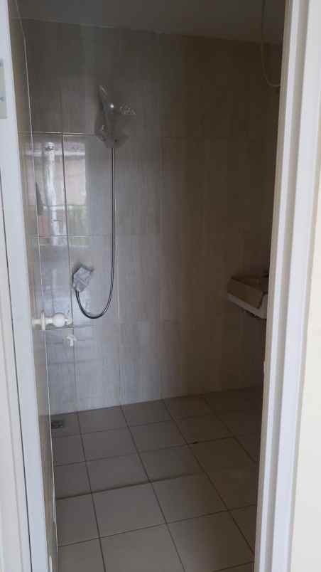 dijual rumah perumahan aeroland