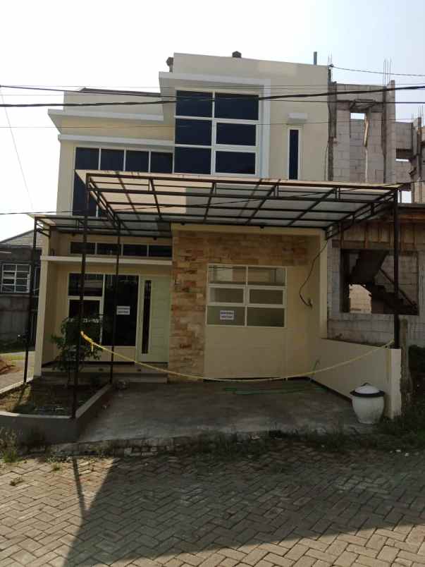 dijual rumah perumahan area tasikmadu malang