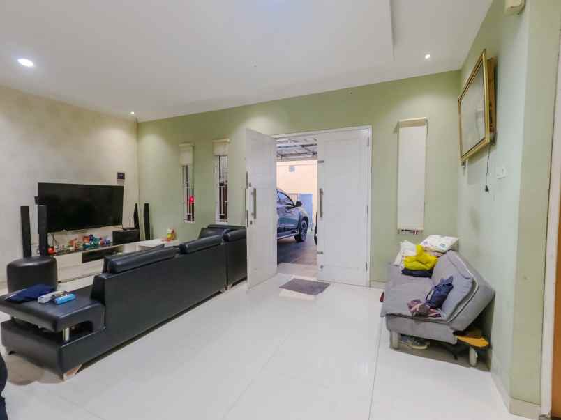 dijual rumah perumahan duta bintaro