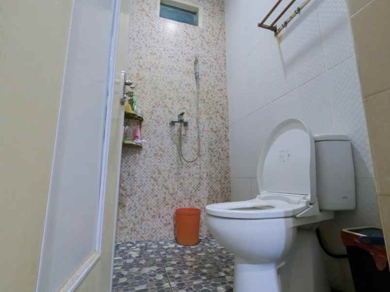 dijual rumah perumahan duta bintaro