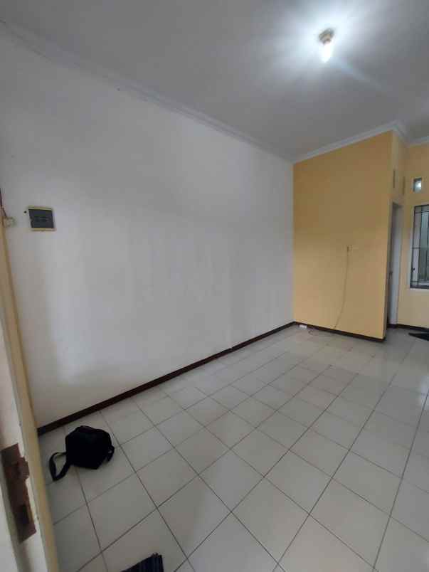 dijual rumah perumahan ykp rungkut