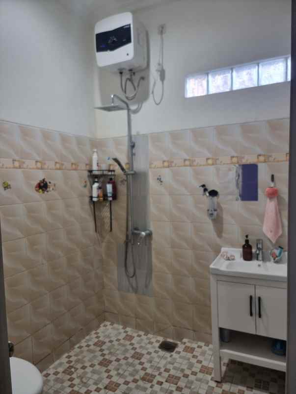 dijual rumah petir cipondoh tangerang