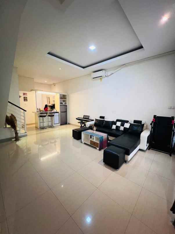 dijual rumah pisces ploso timur