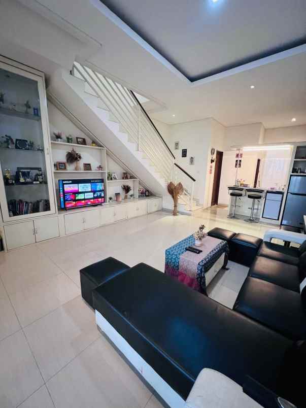 dijual rumah pisces ploso timur