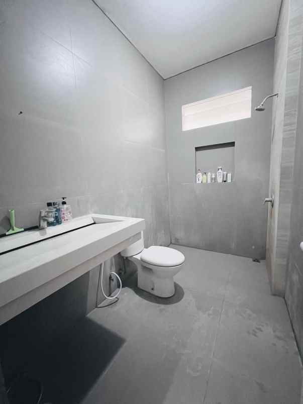 dijual rumah pisces ploso timur