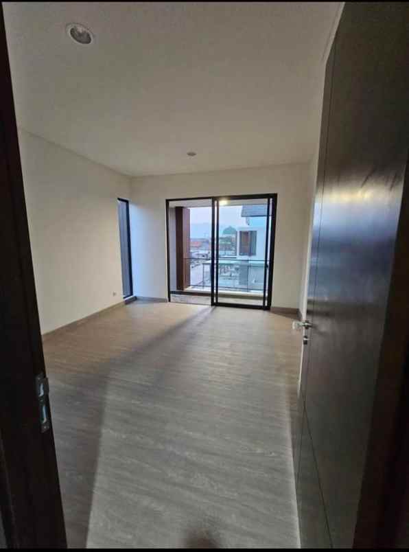 dijual rumah podomoro park