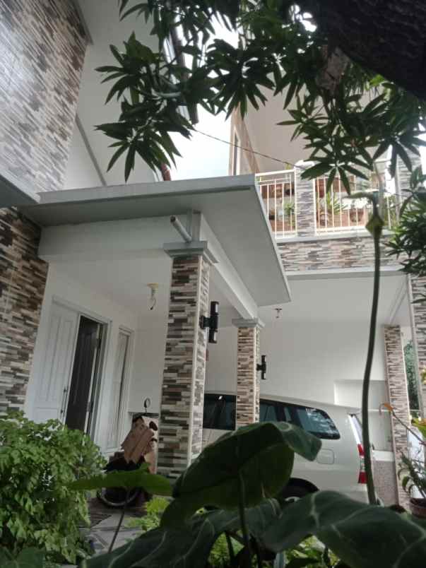 dijual rumah pondok gede