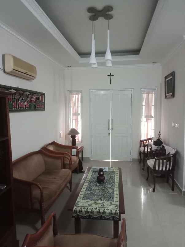 dijual rumah pondok gede