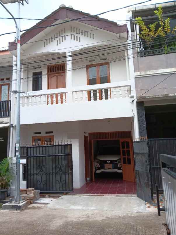 dijual rumah pondok kacang timur