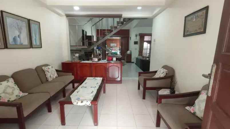 dijual rumah pondok kelapa