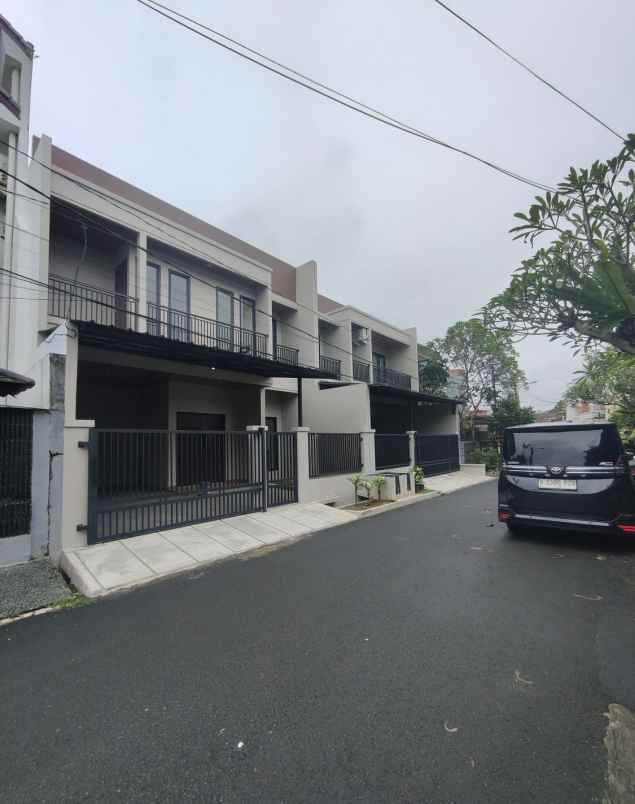 dijual rumah pondok kelapa