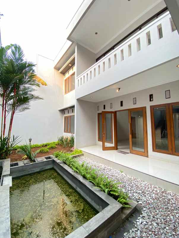 dijual rumah pondok kelapa