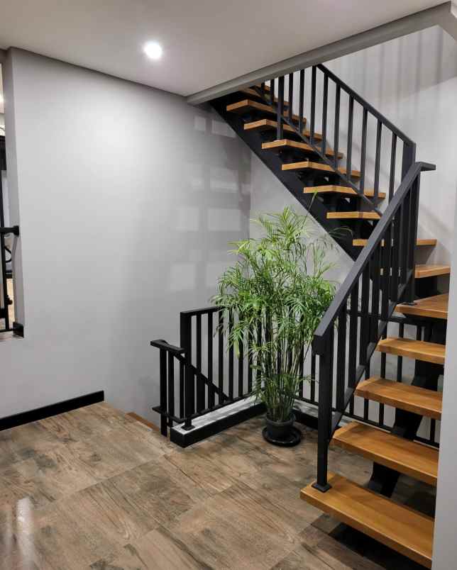 dijual rumah pondok pinang