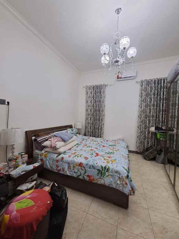 dijual rumah pondok timur indah