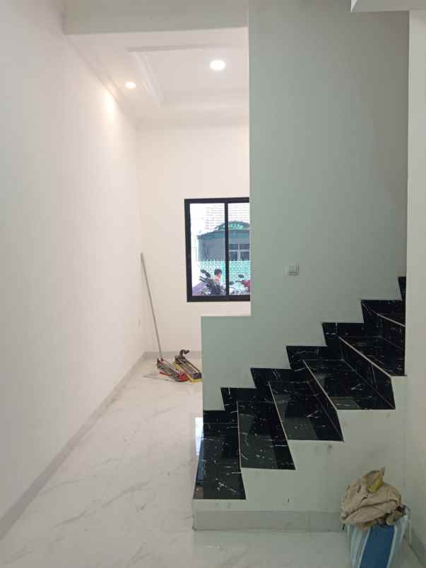 dijual rumah poris cipondoh