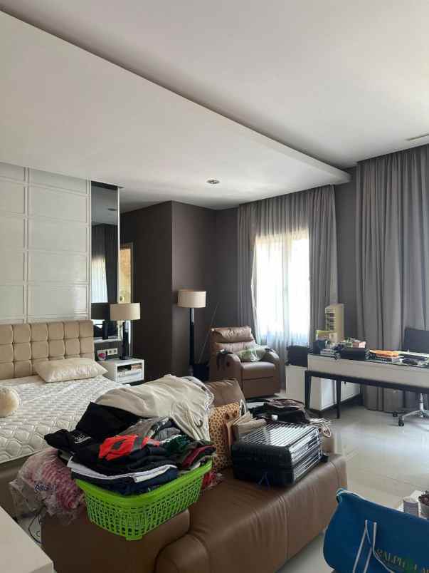 dijual rumah puri galaxy