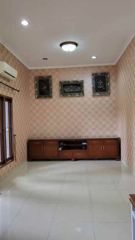 dijual rumah puri sriwedari