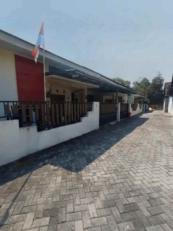 dijual rumah purwomartani