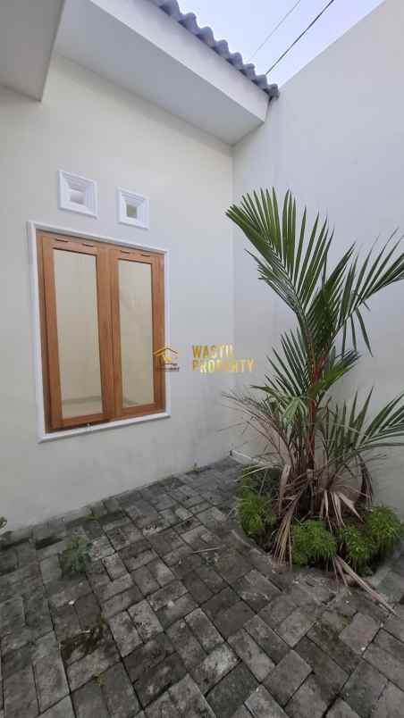 dijual rumah purwomartani kalasan