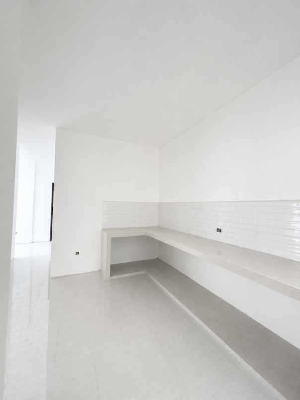 dijual rumah puspita loka