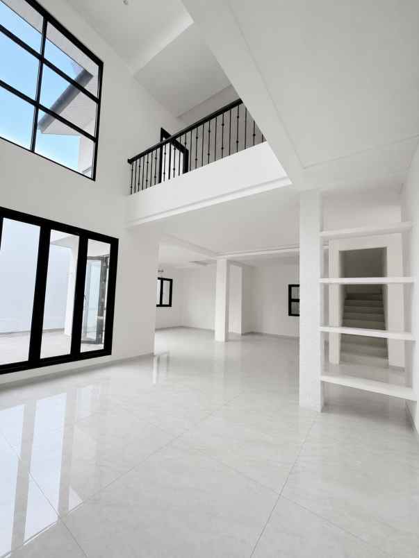 dijual rumah puspita loka