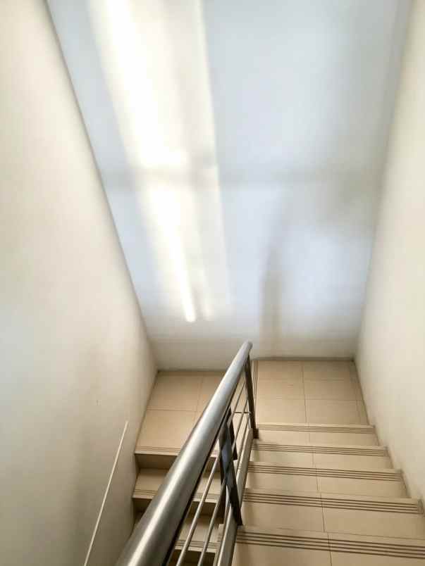 dijual rumah rawalumbu