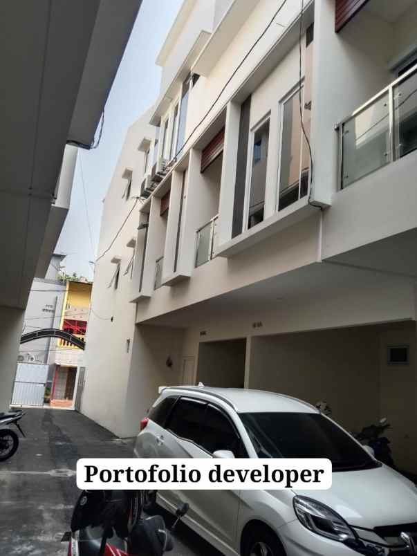 dijual rumah rawasari