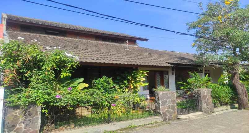dijual rumah riung hegar