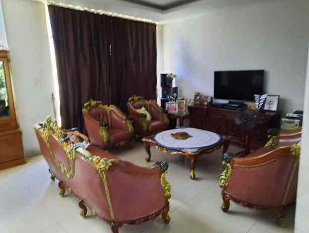 dijual rumah royal residence