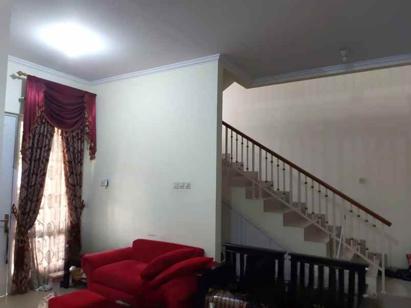dijual rumah royal residence villas cakung