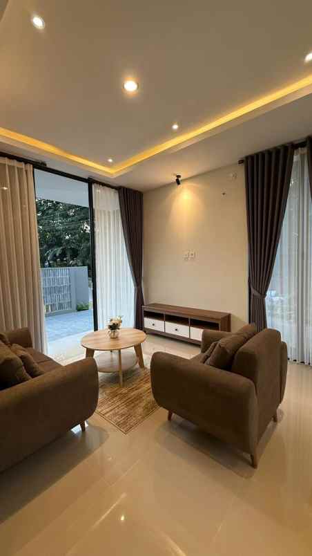 dijual rumah rs arturo s