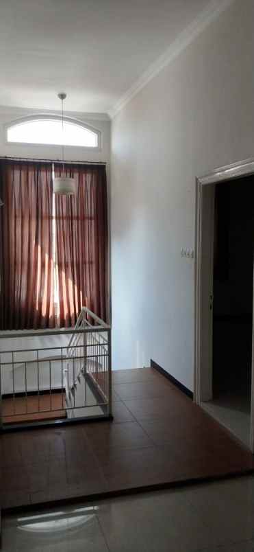 dijual rumah rumah rungkut asri