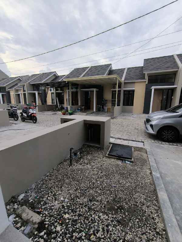 dijual rumah rungkut