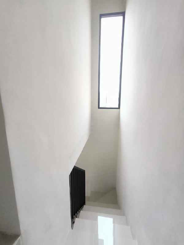 dijual rumah rungkut