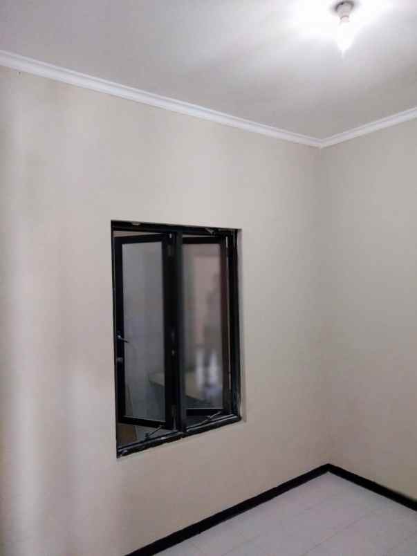 dijual rumah rungkut